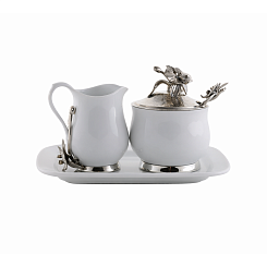 Сахарница и молочник на подносе "Орхидея" с ложкой Сахарница и молочник на подносе "Орхидея" с ложкой
